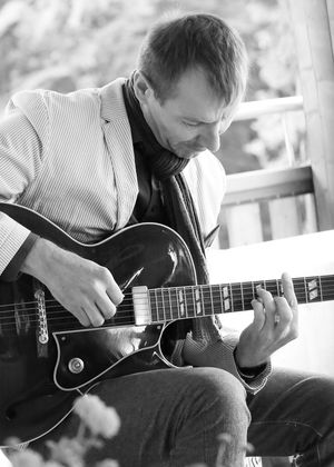 Musik zu freien Trauung Gitarrist Charlie Kager Hochzeitsmusik Wunschlieder auf Gitarre Birkenstab´n am Zieregg Südsteiermark